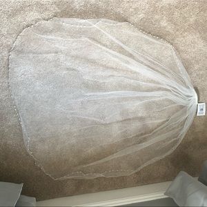 Beaded Edge Fingertip Veil